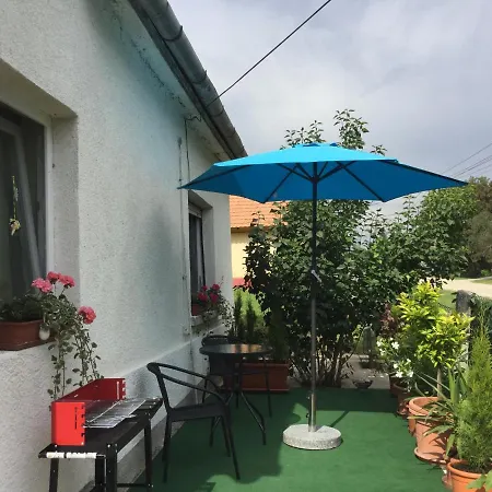 Balatongyoengye Vendeghaz Гостевой дом