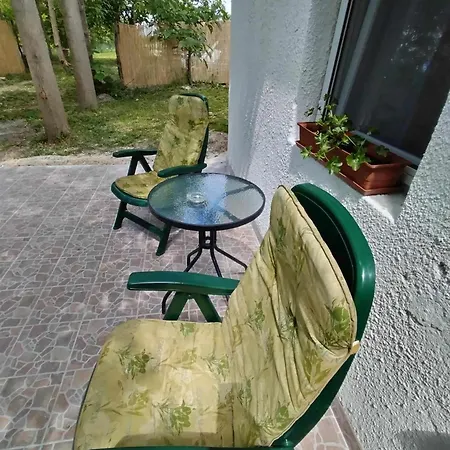 Balatongyoengye Vendeghaz Гостевой дом 3*