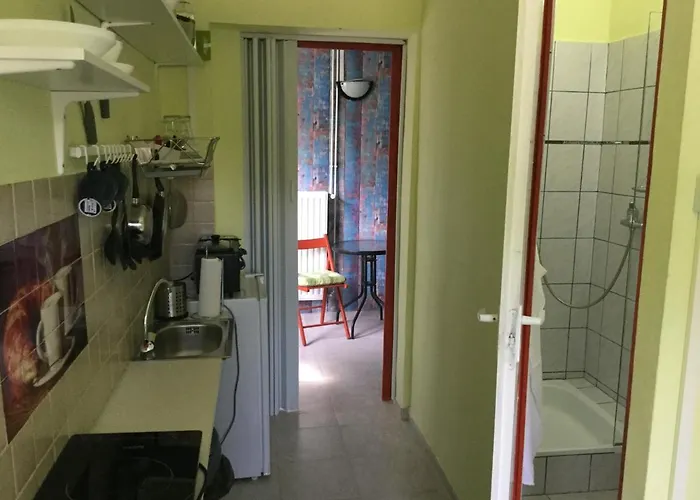 Balatongyoengye Vendeghaz