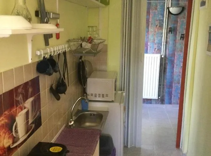 Balatongyoengye Vendeghaz Гостевой дом Kungos