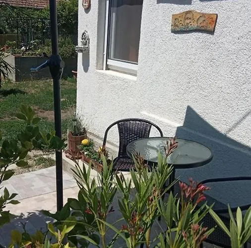 Balatongyoengye Vendeghaz 3* Kungos