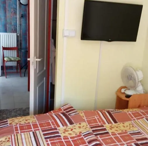 בית הארחה Balatongyoengye Vendeghaz 3*