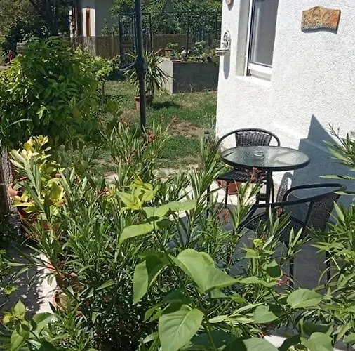 Balatongyoengye Vendeghaz Гостевой дом